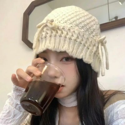 狐狸躲进洞